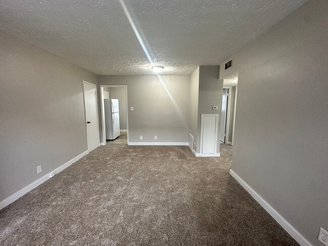 Building Photo - 1431 Nightingale Rd