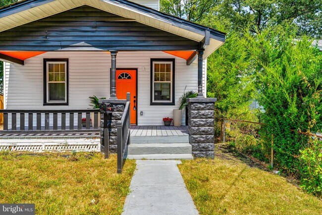 Building Photo - 2800 Upshur St