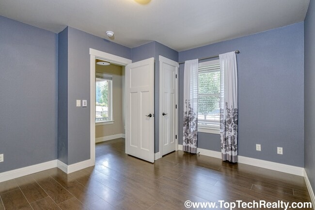 Building Photo - Amazing 3 BR | 2.5 BA Modern Townhome in Highly Desirable 45 Degree Central Community | Located A...