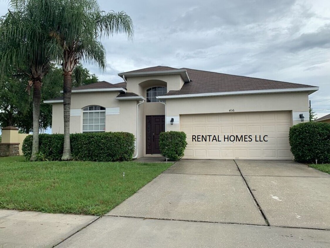 Primary Photo - Three Bedrooms and a Bonus Room and 2 Bath...
