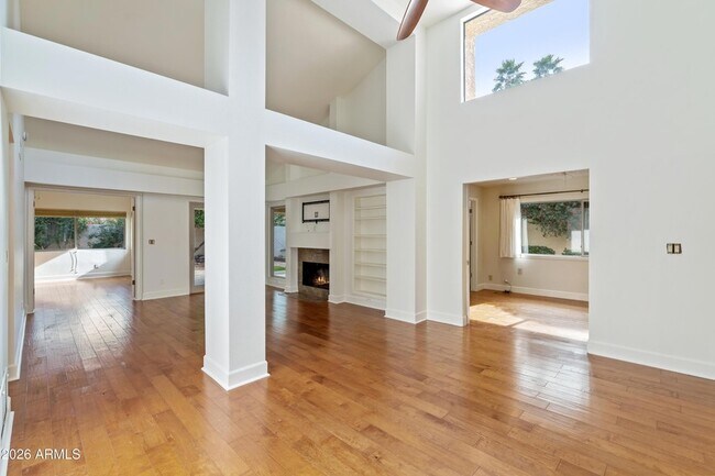 Building Photo - 10077 E Calle De Cielo Cir