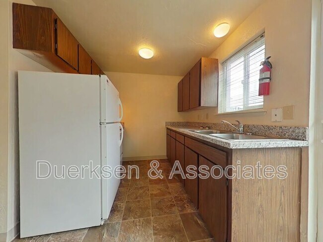 Building Photo - 2507 SW Pickford St