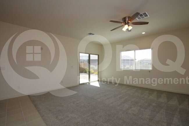 Building Photo - 2547 N Abbey Rd