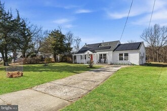 Building Photo - 4016 Hirst Dr