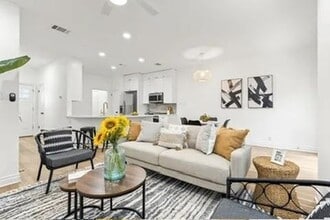 Building Photo - 1212 Gingerlily Cove