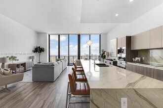 Building Photo - 801 S Miami Ave