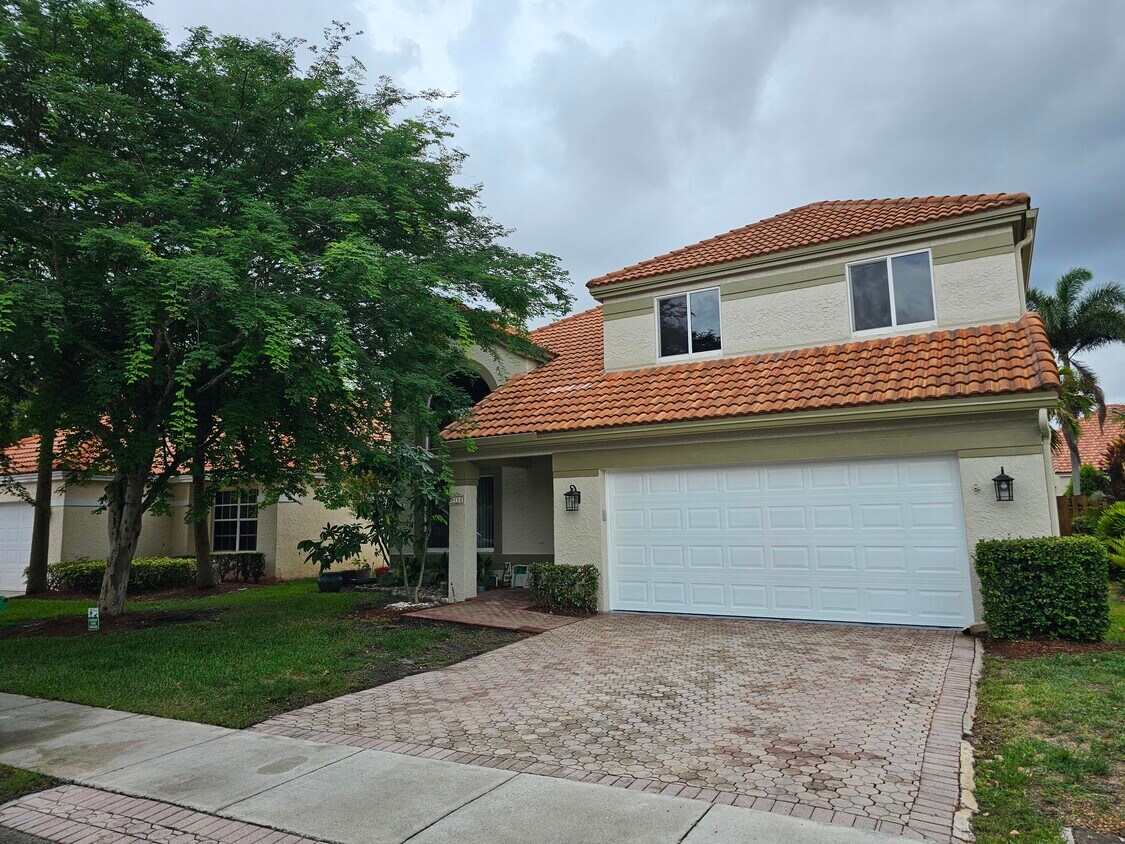 Primary Photo - 9158 Magnolia Ct