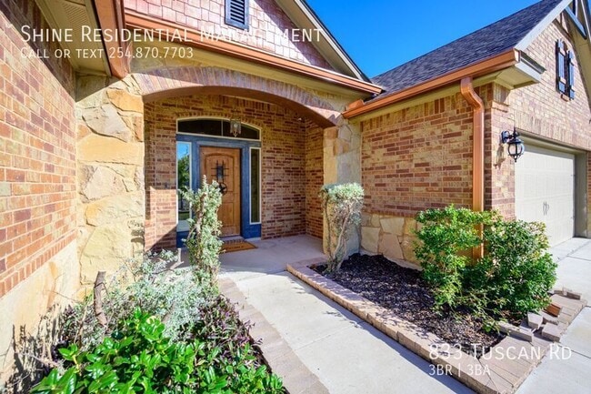 Building Photo - 833 TUSCAN Rd