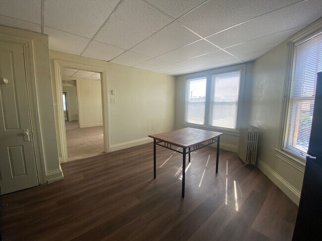 Building Photo - 108 N Penn St