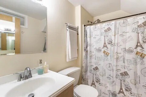 Foto del edificio - 411 Captain Eames Cir