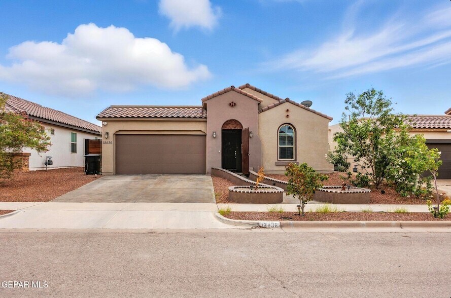 Foto principal - 12436 Knightsbridge Dr
