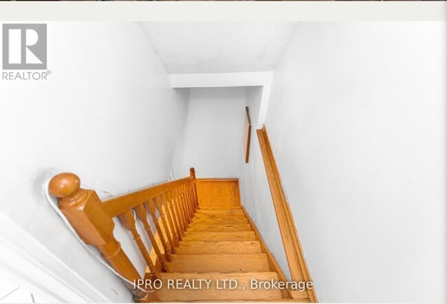 Building Photo - 353 Rutherford Rd N