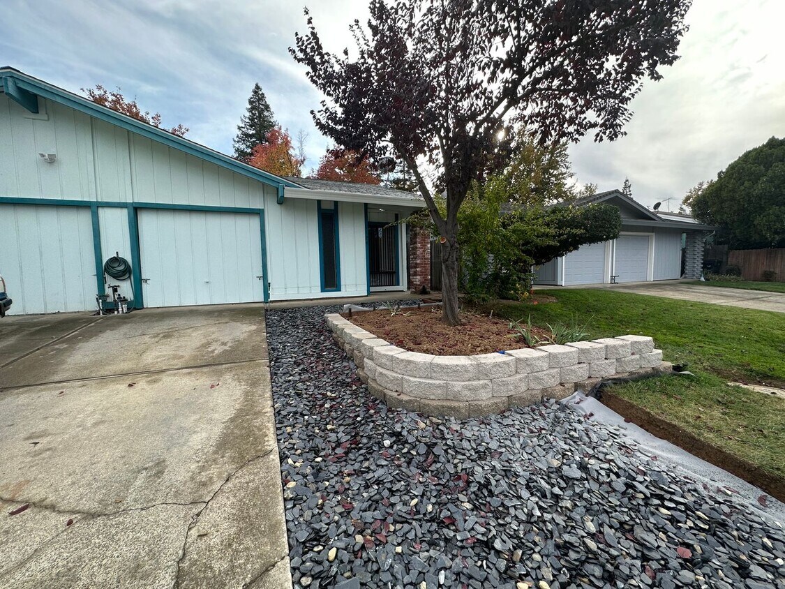 Foto principal - Spacious 2 Bedroom Duplex