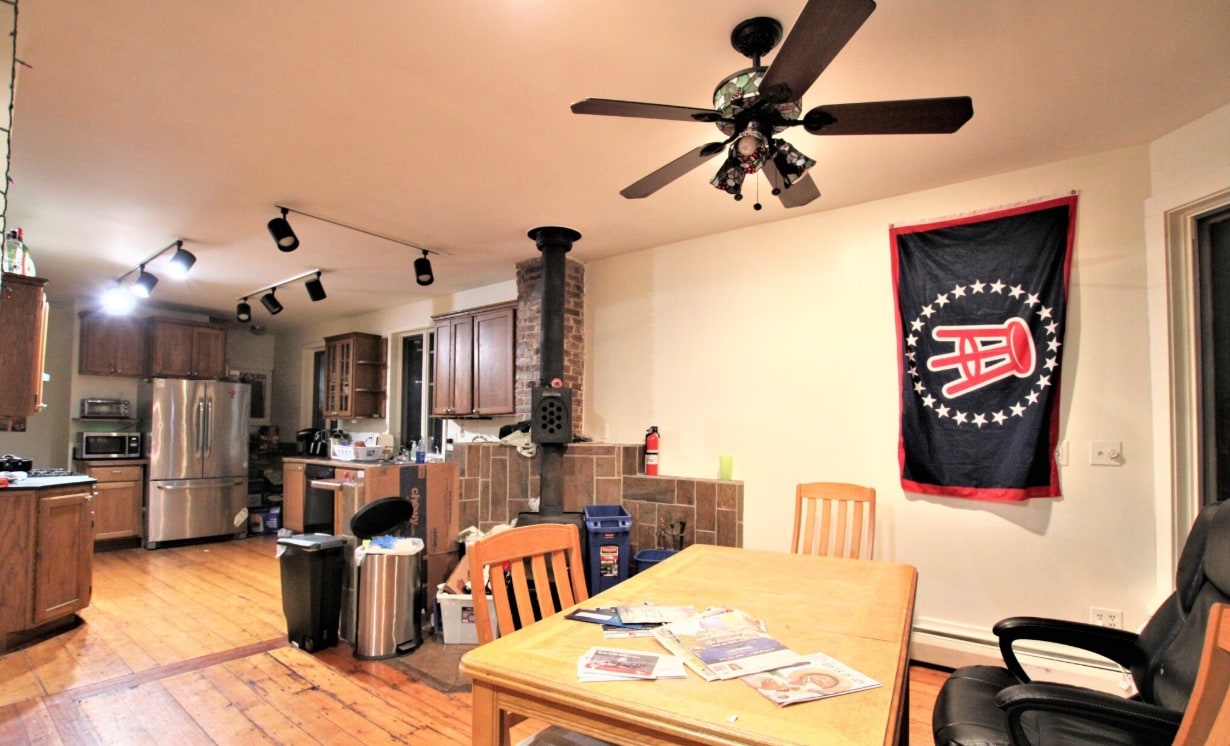 Building Photo - 53 Lawn St