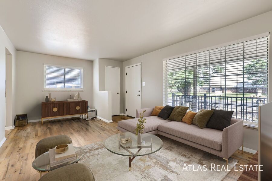 Foto principal - 3237 Tucson St