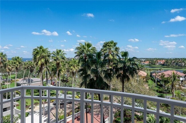 Foto del edificio - 14220 Royal Harbour Ct