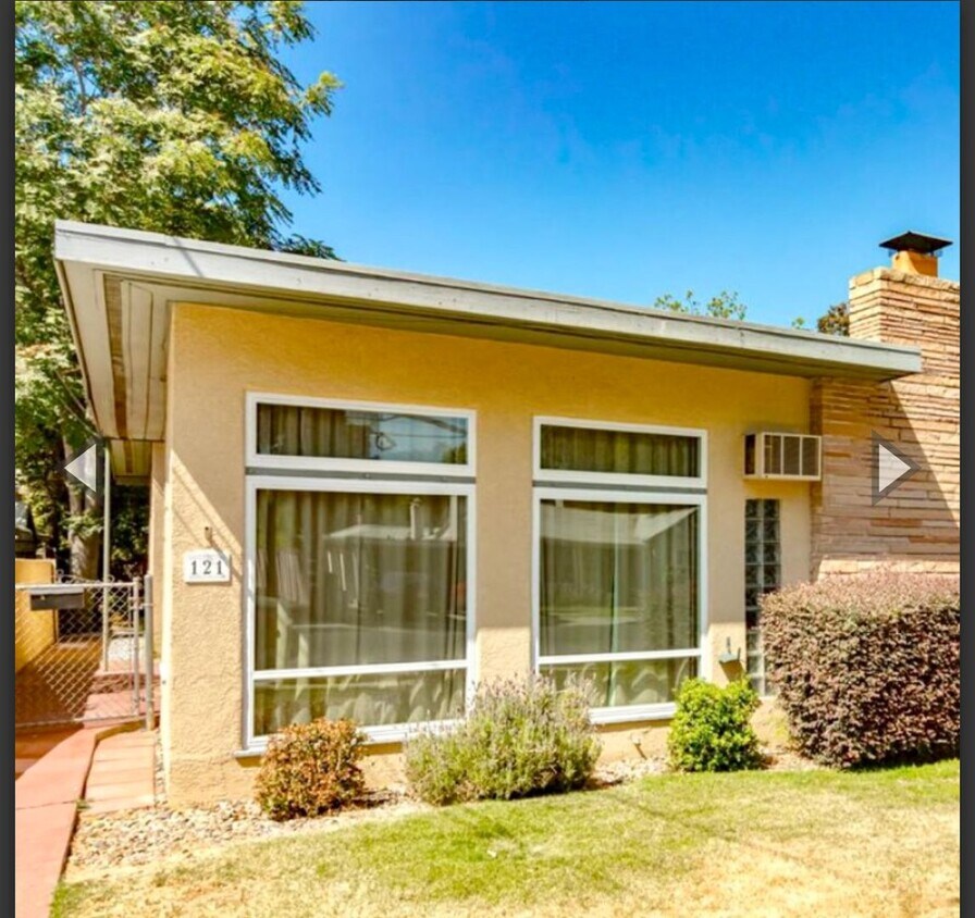 Foto principal - 2 Bedroom/1 Full Bath Modesto, Ca