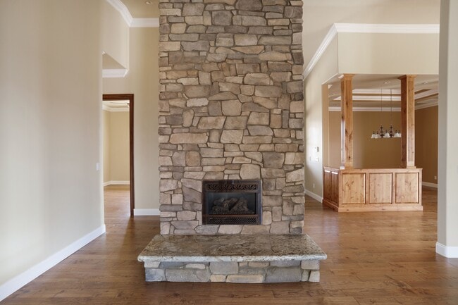Livingroom - 15710 Blue Crystal Trl