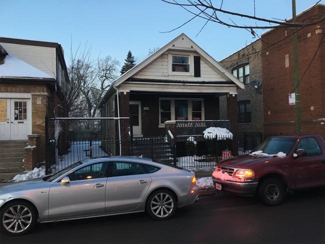 Building Photo - 56 W 76th St