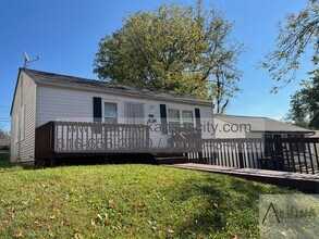 Building Photo - 3933 Monroe Ave