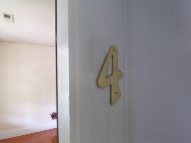 Foto del edificio - 703 E 5th St
