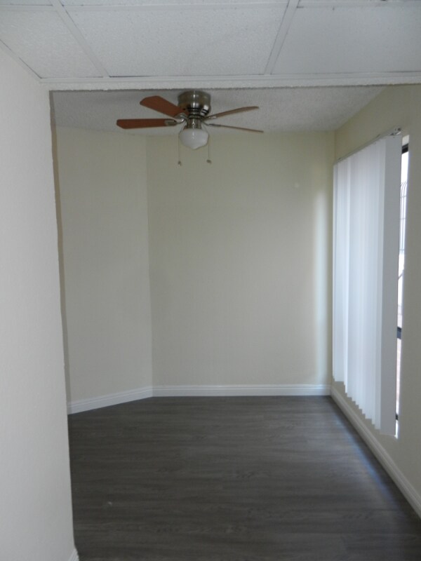 Foto del edificio - 4453 Woodman Ave