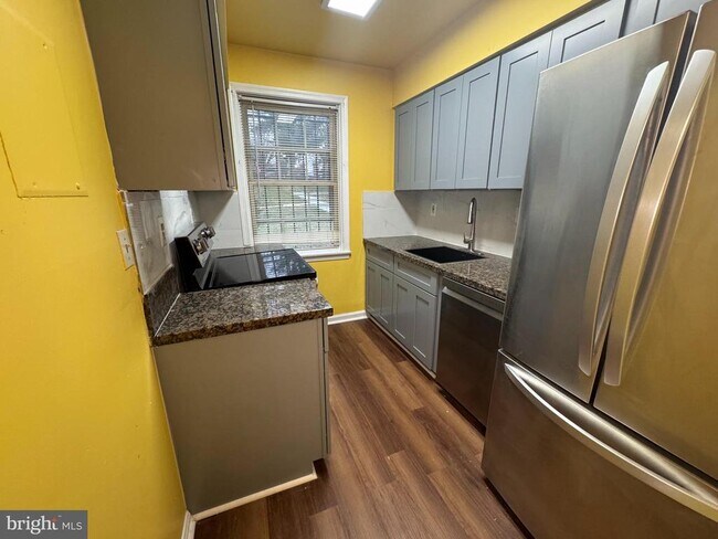 Foto del edificio - 3812 W St SE