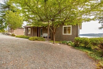 Building Photo - 874 Buena Vista Pl