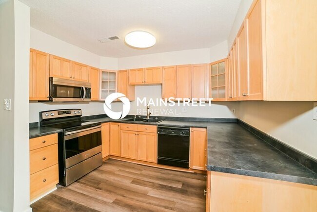Foto del edificio - 4 Bedroom Pet-Friendly Home in Knoxville, TN with Main Street Renewal