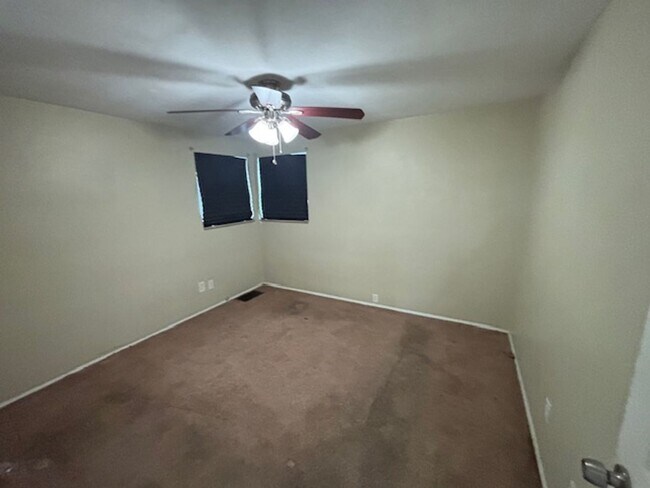 Foto del edificio - 3 bed/ 1 Bath Single Family Home Penn Hills