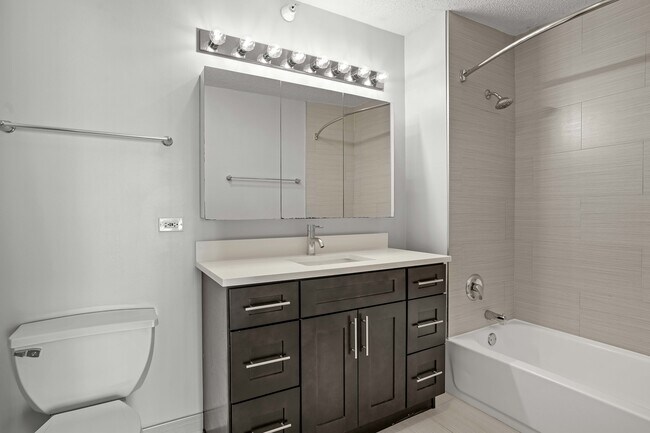 Foto del edificio - 542 N State St