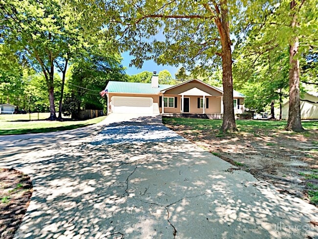Building Photo - 35 Quail Ct