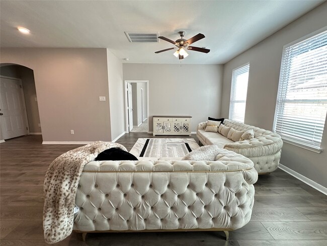 Foto del edificio - 11114 Beverley Pk St