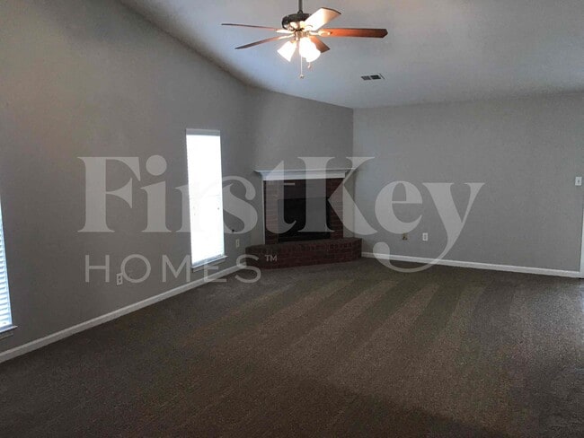 Building Photo - 7800 Parkview Cir E