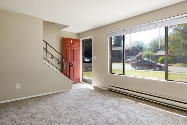 Building Photo - 9207 Sharon Dr