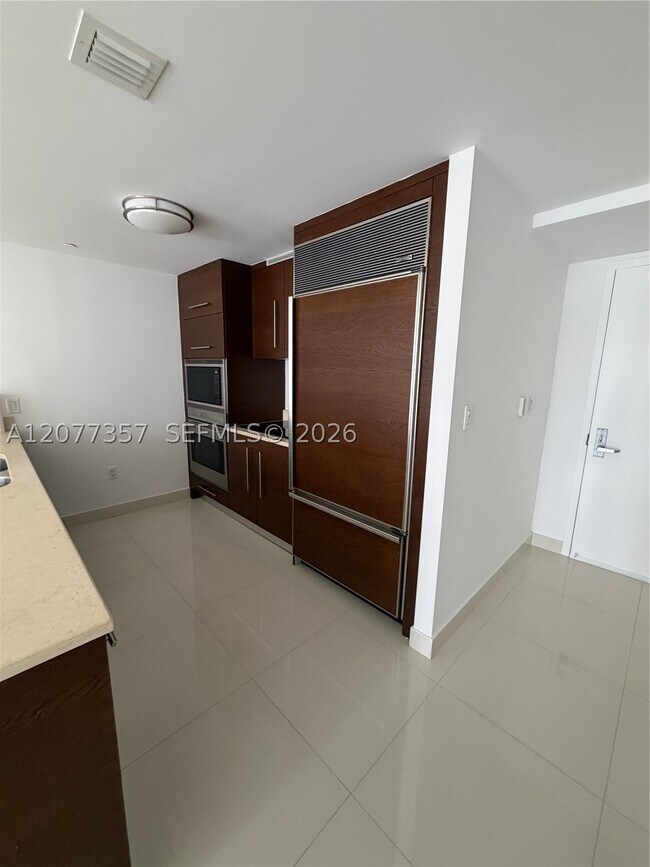 Foto del edificio - 465 Brickell Ave