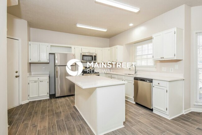 Foto del edificio - 4 Bedroom Pet-Friendly Home in JONESBORO, GA with Main Street Renewal
