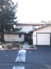 Building Photo - 3401 Bermuda Ave