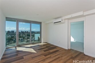 Building Photo - 1515 Liona St