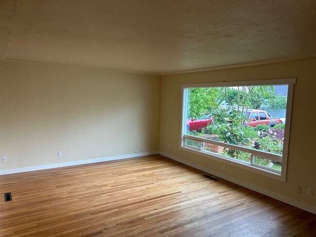 Foto del edificio - Updated Spacious Home!