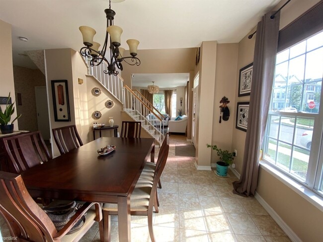 Building Photo - 3 br, 2.5 bath Townhome - 29 Puchala Dr
