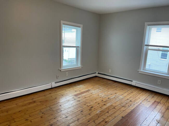 Foto del edificio - 24 Paradis Ave