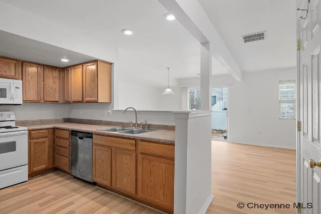 Foto del edificio - 523 W 3rd St