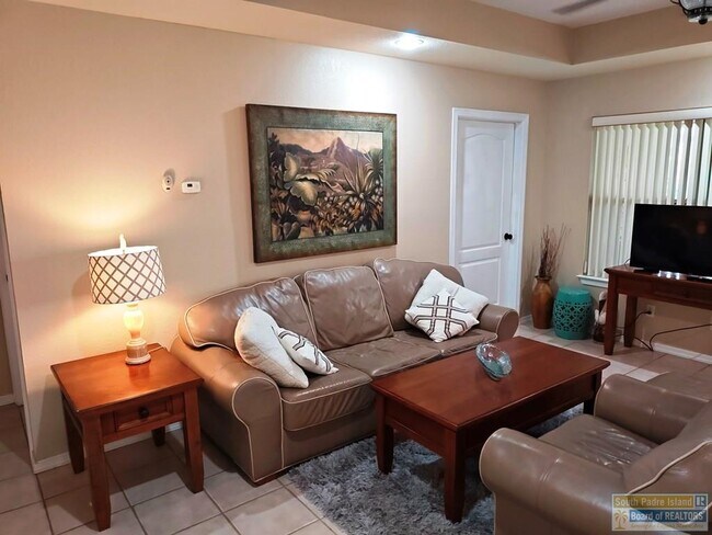 Foto del edificio - 1 Pinehurst Dr