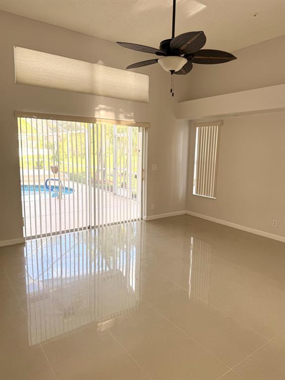 Foto del edificio - 5749 NW 101st Way