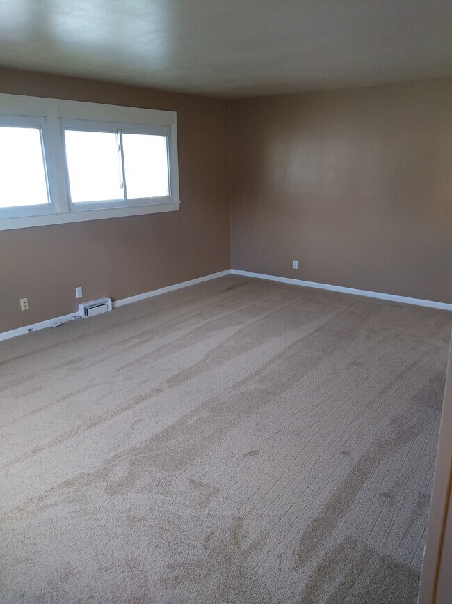 Building Photo - Wonderful Racine 3BR single family home