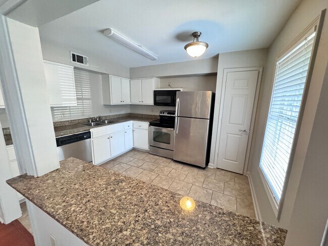 Building Photo - 2BR/1BA For Rent