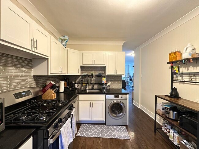 Foto del edificio - 842 W Waveland Ave