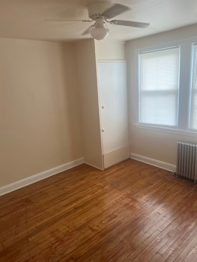 Foto principal - 5709 Simmonds Ave