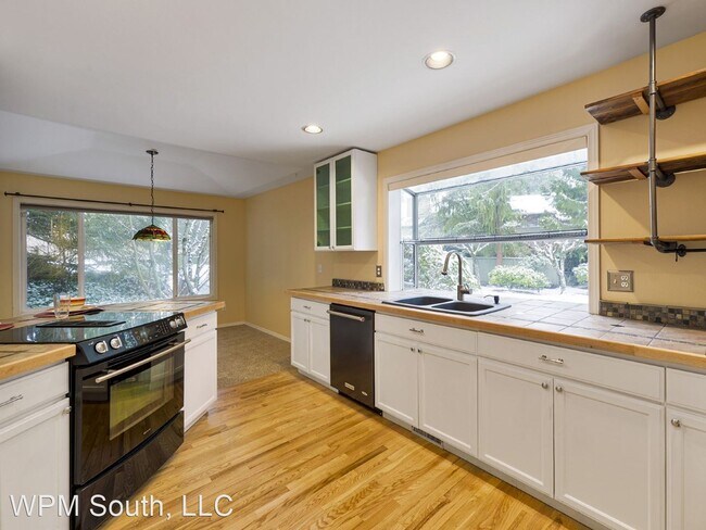 Building Photo - 3 br, 2.5 bath House - 25424 213th Pl SE U...